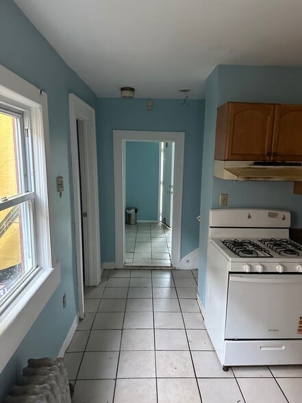 Building Photo - 305 Watson Ave