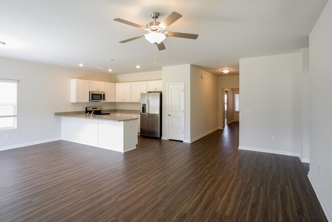 Building Photo - Welcome Home to Regal Farms in Myrtle Beach, SC