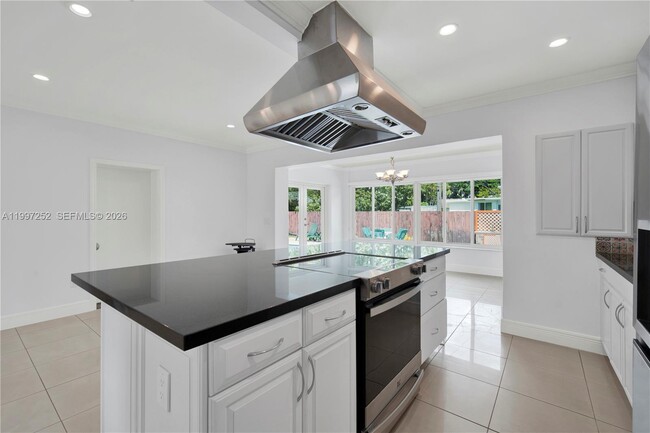 Building Photo - 5901 SW 45th St