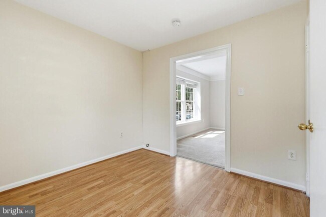 Building Photo - 8031 Sleepy View Ln