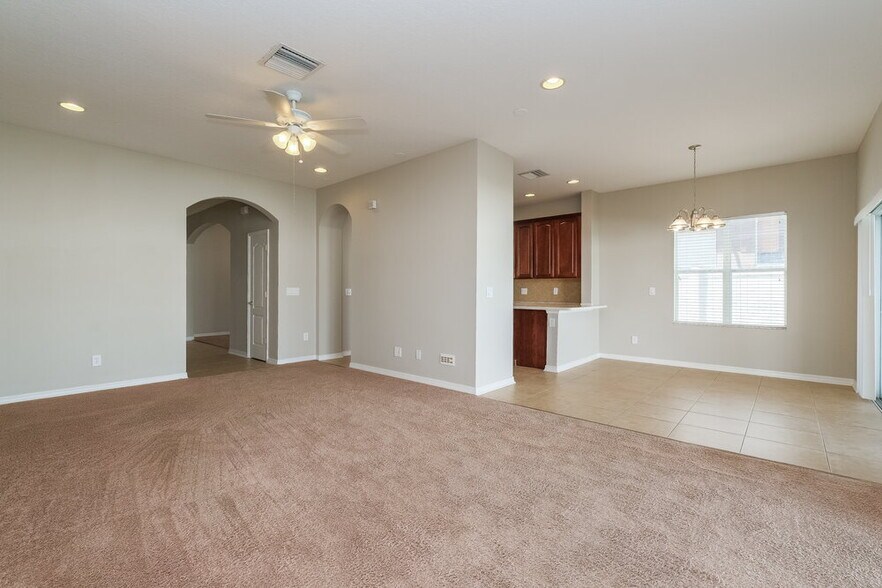 Building Photo - 10644 Shady Preserve Dr