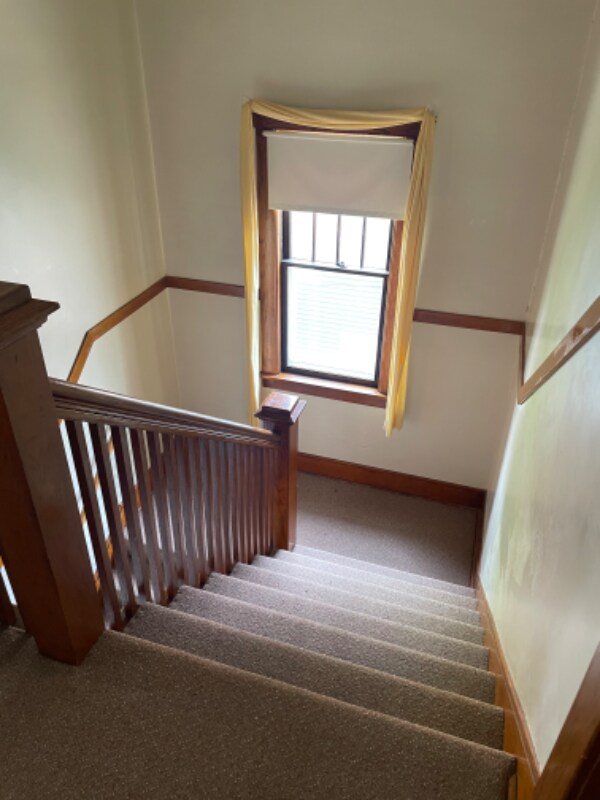 Building Photo - 923 Cedar Ave
