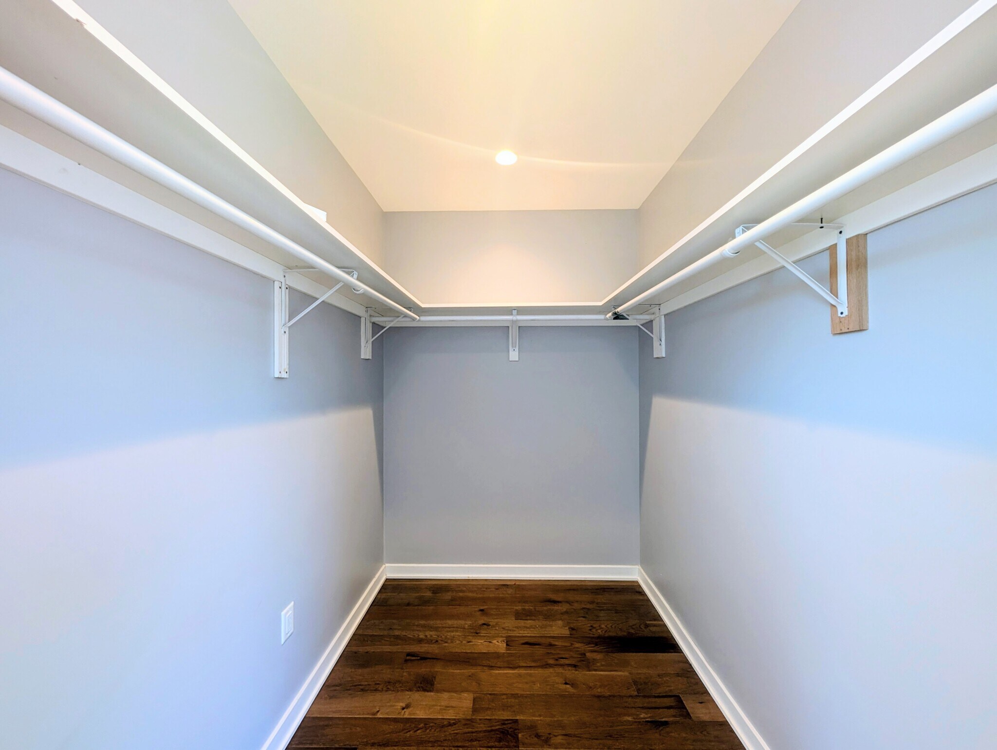 Building Photo - 1500 N American St