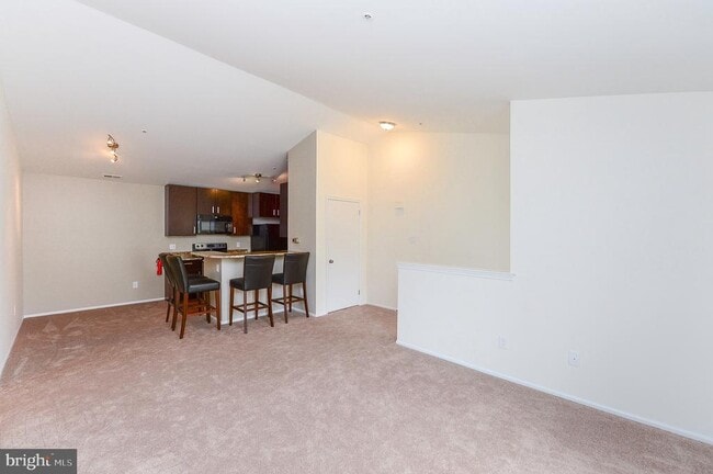 Building Photo - 58 Crestmont Dr