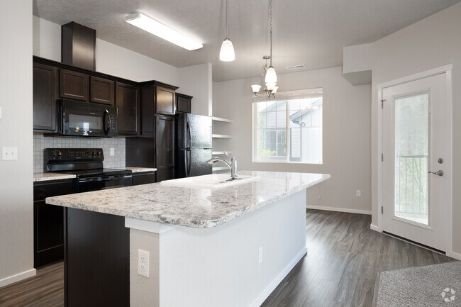 1BD, 1BA - 850SF - Crimson Point Apartments