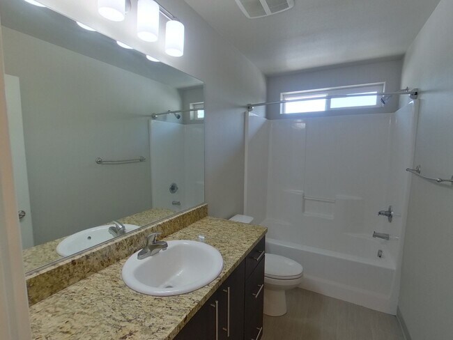 Building Photo - 325 NW 21st St