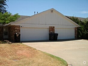 Building Photo - 6004-6006 Bonnie Dr