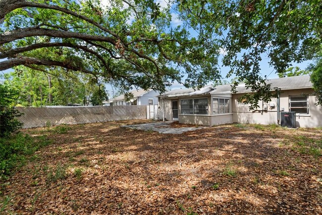 Building Photo - 308 38th St S