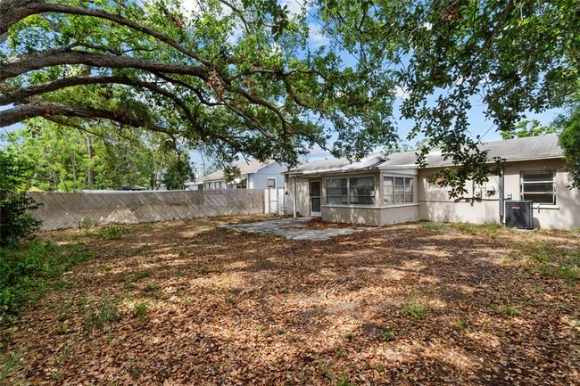 Building Photo - 308 38th St S