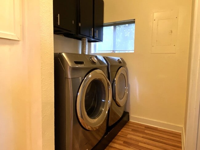 Building Photo - Serene Simplicity - Northwest Style