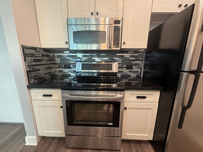 Building Photo - Downtown Acqua Vista 1 Bedroom Condo!