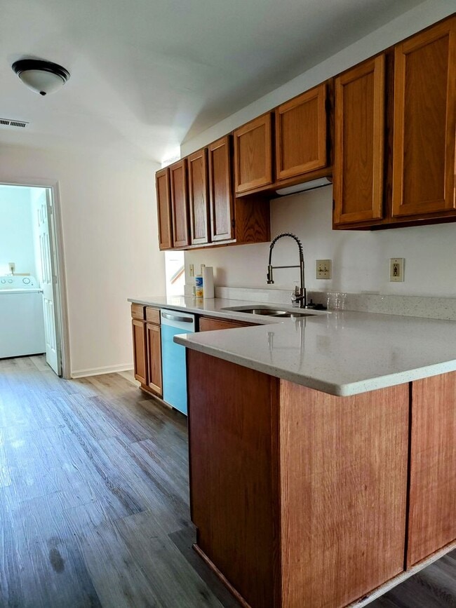 Building Photo - 5361 Gardner Ct