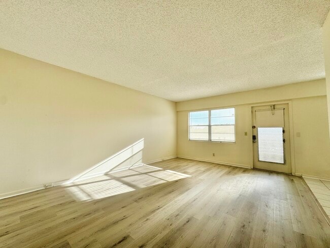 Building Photo - 82 Dorset B