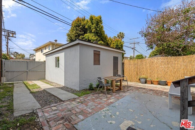 Building Photo - 8666 Cadillac Ave