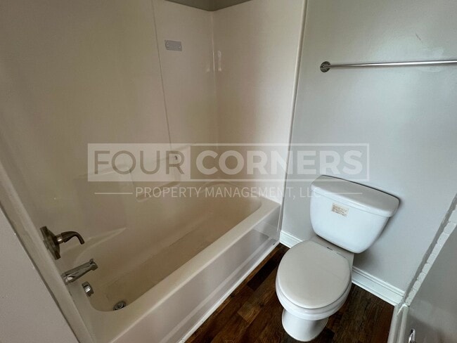 Building Photo - Unique 1 bedroom 1 bath apartment