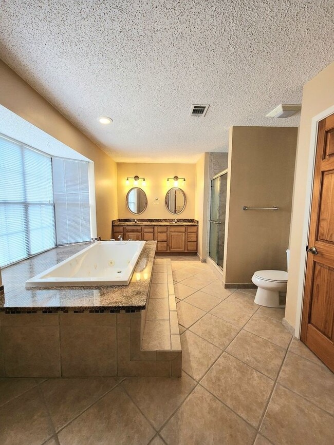 Building Photo - Step into luxury living with this stunning residence!