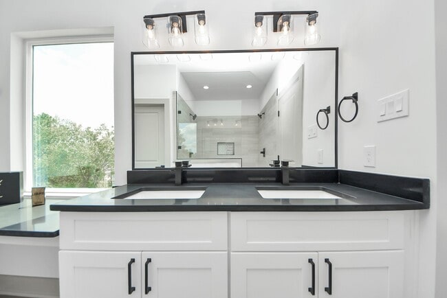 Building Photo - 5304 Kindred Gdn Ln