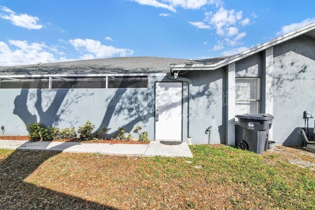 Building Photo - 13900 Folkestone Cir