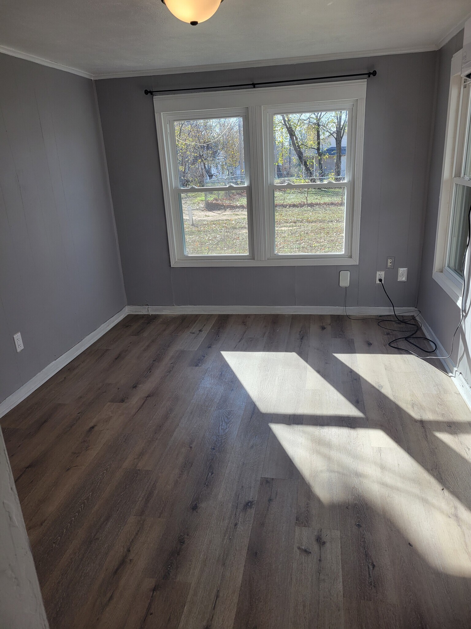 Building Photo - 513 W 7th Ave