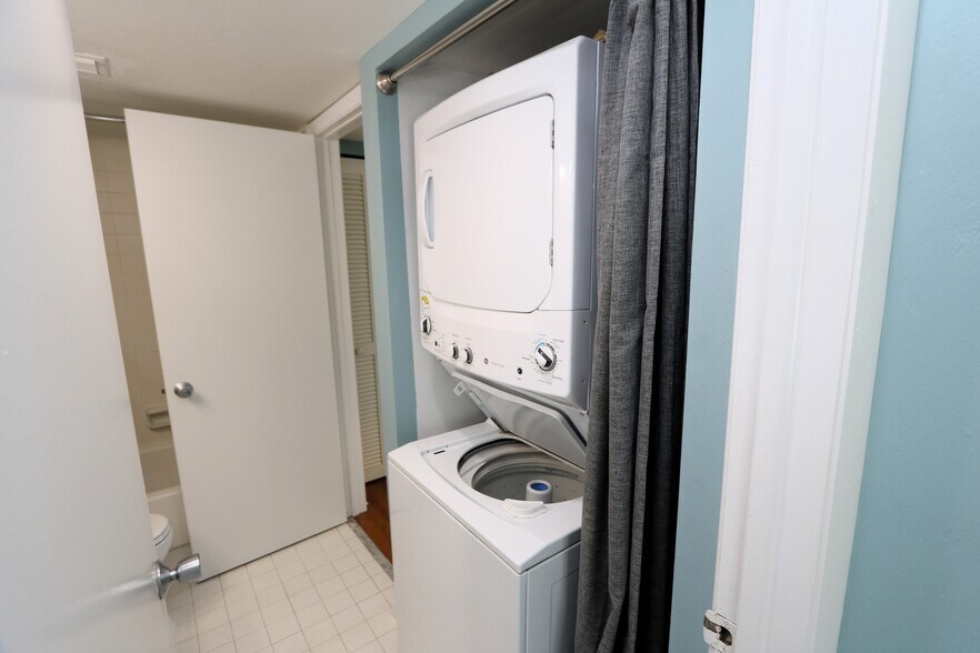 Building Photo - 2207 San Marco Rd