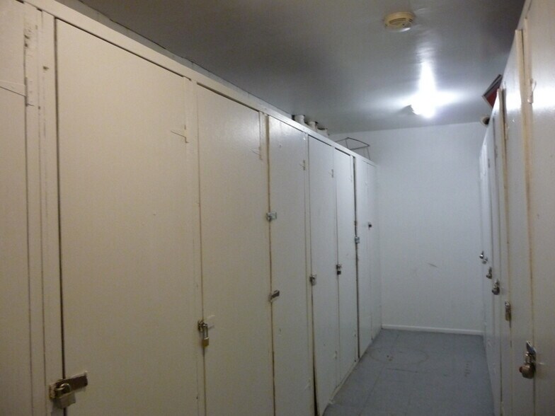 Building Photo - 1806 Hemlock Pl