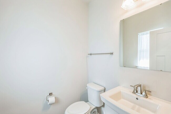 Building Photo - 8327 Legacy Cir E
