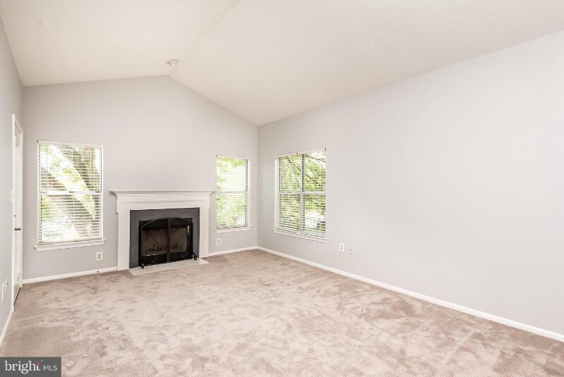 Building Photo - 6011 Rosebud Ln