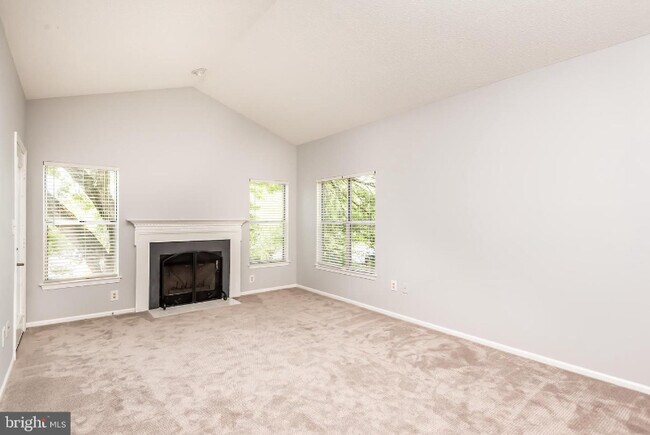 Building Photo - 6011 Rosebud Ln