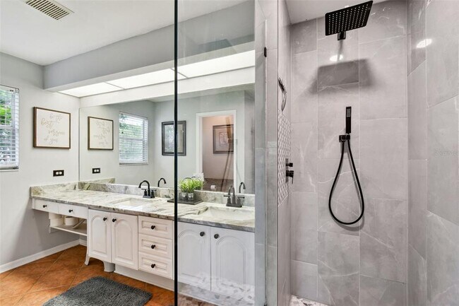 Building Photo - 17737 Esprit Dr