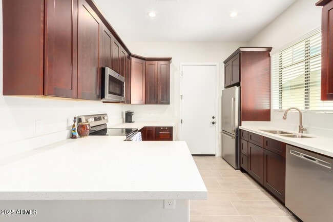Building Photo - 846 N Pueblo Dr