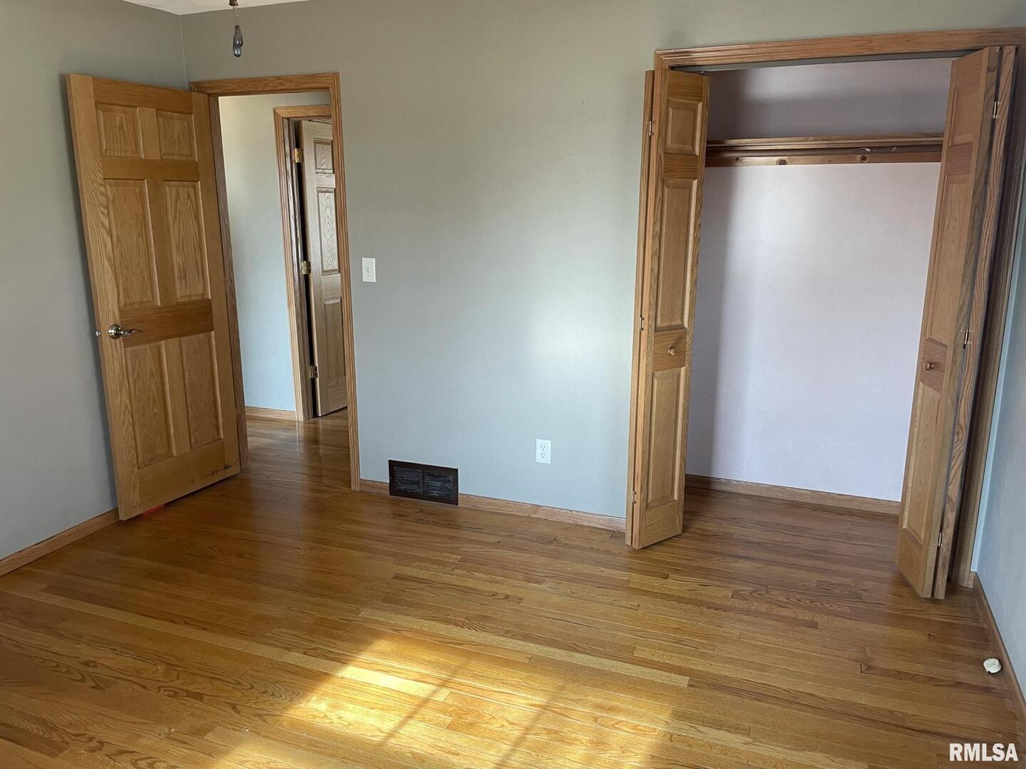 Building Photo - 2806 W 47th St