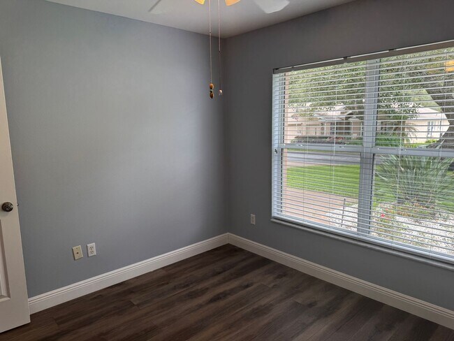 Building Photo - 509 Loma Paseo Dr