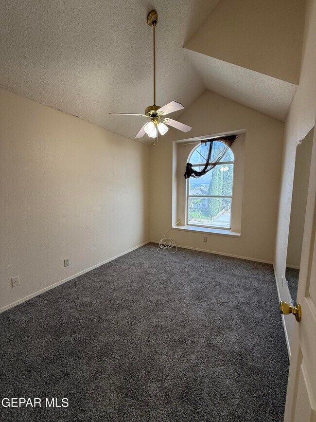 Building Photo - 12008 Castle Woods Dr
