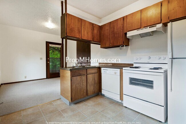 Building Photo - 1102 SE Umatilla St