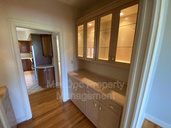 Building Photo - 11225 N Club Dr