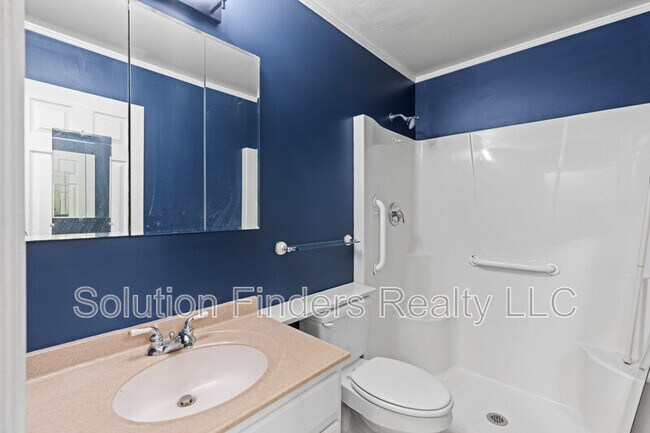 Building Photo - 211 Crocker Dr