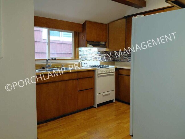 Building Photo - 2121 Harrison Ave