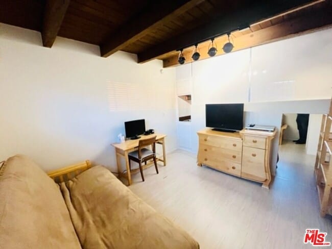 Building Photo - 221 S Gale Dr