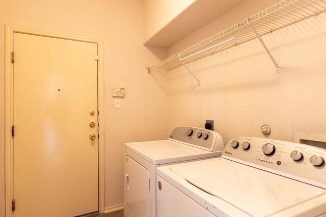 Building Photo - 509 Foxford Run Dr
