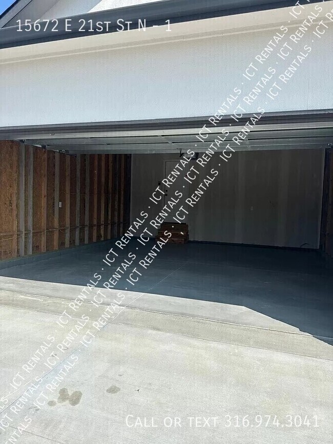 Building Photo - 15672 E 21st St N