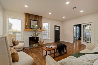 Building Photo - 918 Front St