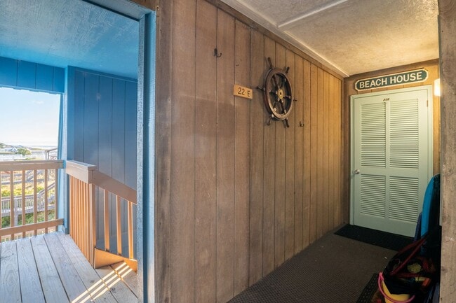 Building Photo - OCEANFRONT OFF-SEASON MONTHLY RENTAL - SECURE NOW!