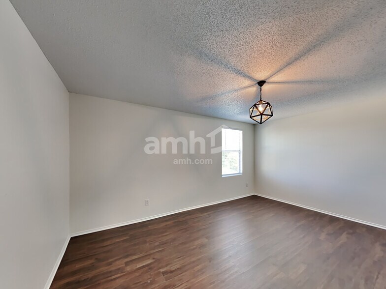 Building Photo - 14847 Canyon Ridge Dr
