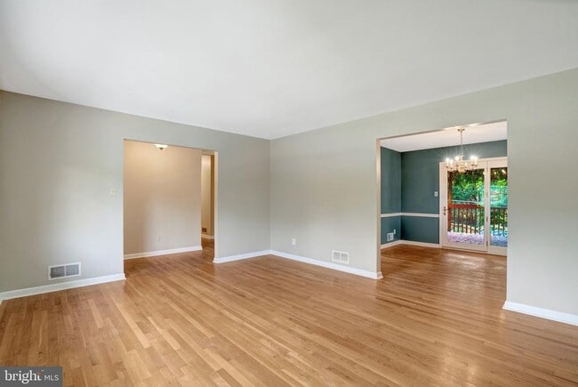 Building Photo - 821 N Latham St