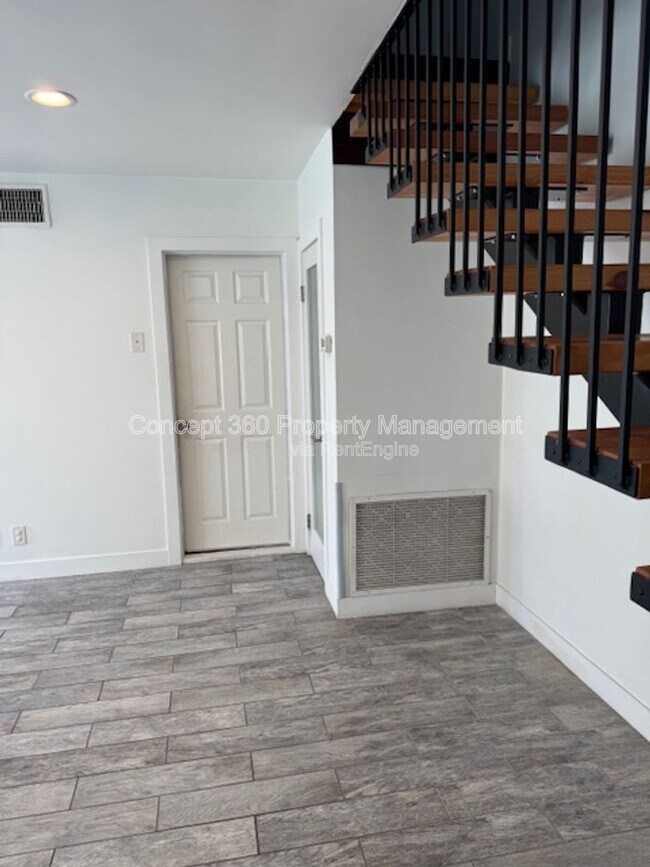 Building Photo - 13646 Verdura Ave