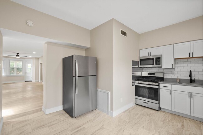 Building Photo - 313 Kambach St