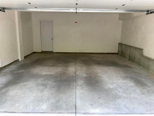 Building Photo - 25 Albacore Way