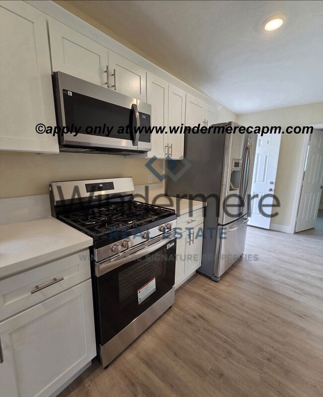 Building Photo - Beautifully Remodeled 3 Bedroom, 2 Bath Home on Large Lot Available NOW!