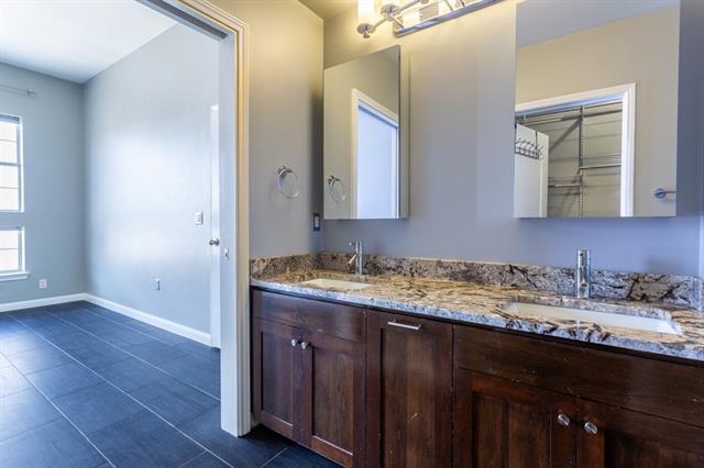 Building Photo - 3225 Turtle Creek Blvd Blvd