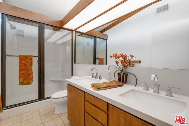 Building Photo - 5942 Paseo Cyn Dr